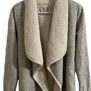 Abercrombie & Fitch Women’s Open Front Draped Sherpa Lined Sweatshirt Small Gray
